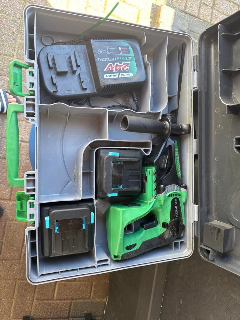 Hitachi DH 24DV Boormachine met defecte accu's, Ophalen of Verzenden, Gebruikt, Boormachine