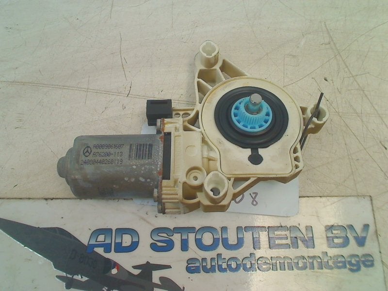 Motor Raammechaniek Rechts Achter Mercedes-Benz CLA (118.3), Gebruikt, Mercedes-Benz AG, Mercedes-Benz, Mercedesstraße 120, Stuttgart 70372, , Duitsland