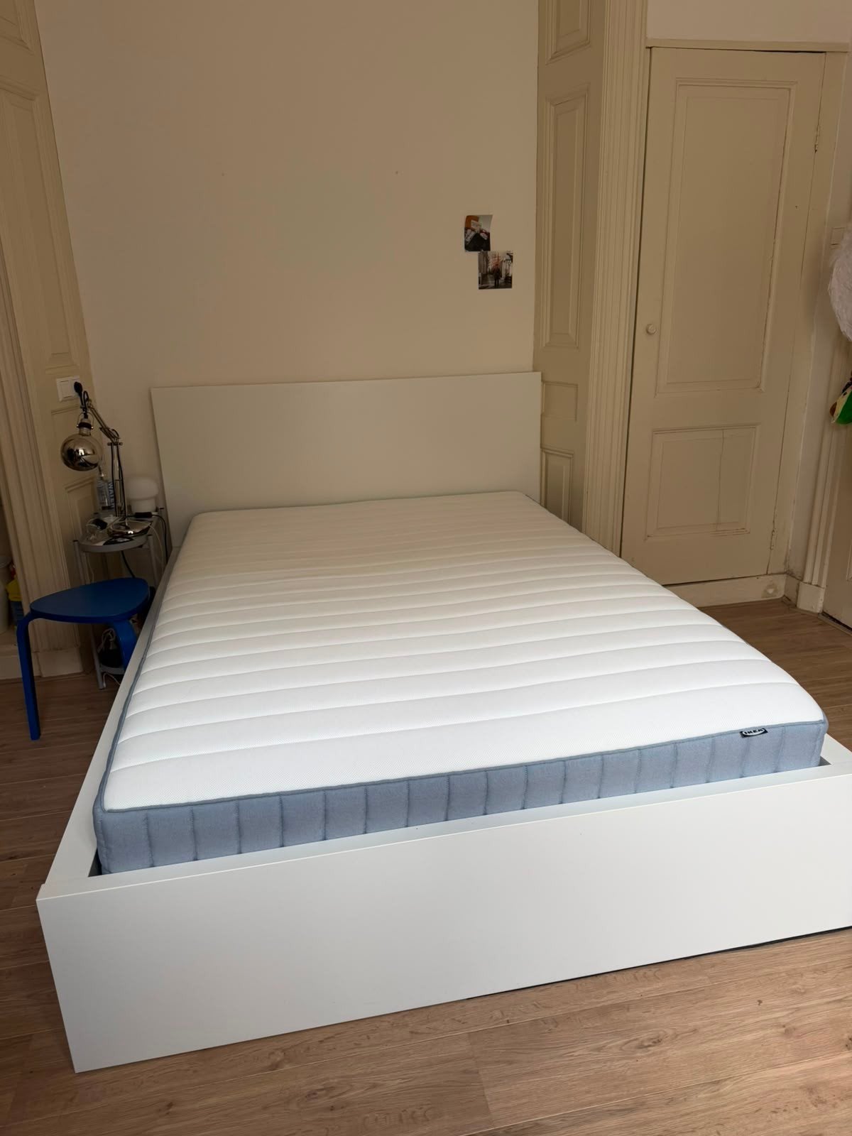 IKEA MALM Tweepersoonsbed met VALEVÅG matras 140x200, Huis en Inrichting, Slaapkamer | Bedden, Ophalen, Wit, Tweepersoons, 140 cm