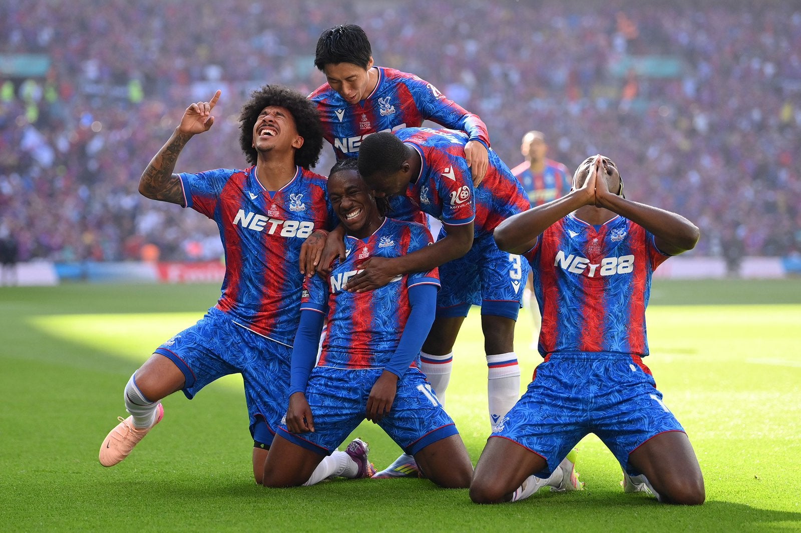 CRYSTAL PALACE TICKETS ~ PREMIER LEAGUE 2026/27, Tickets en Kaartjes, Losse kaart, Drie personen of meer, Buitenland