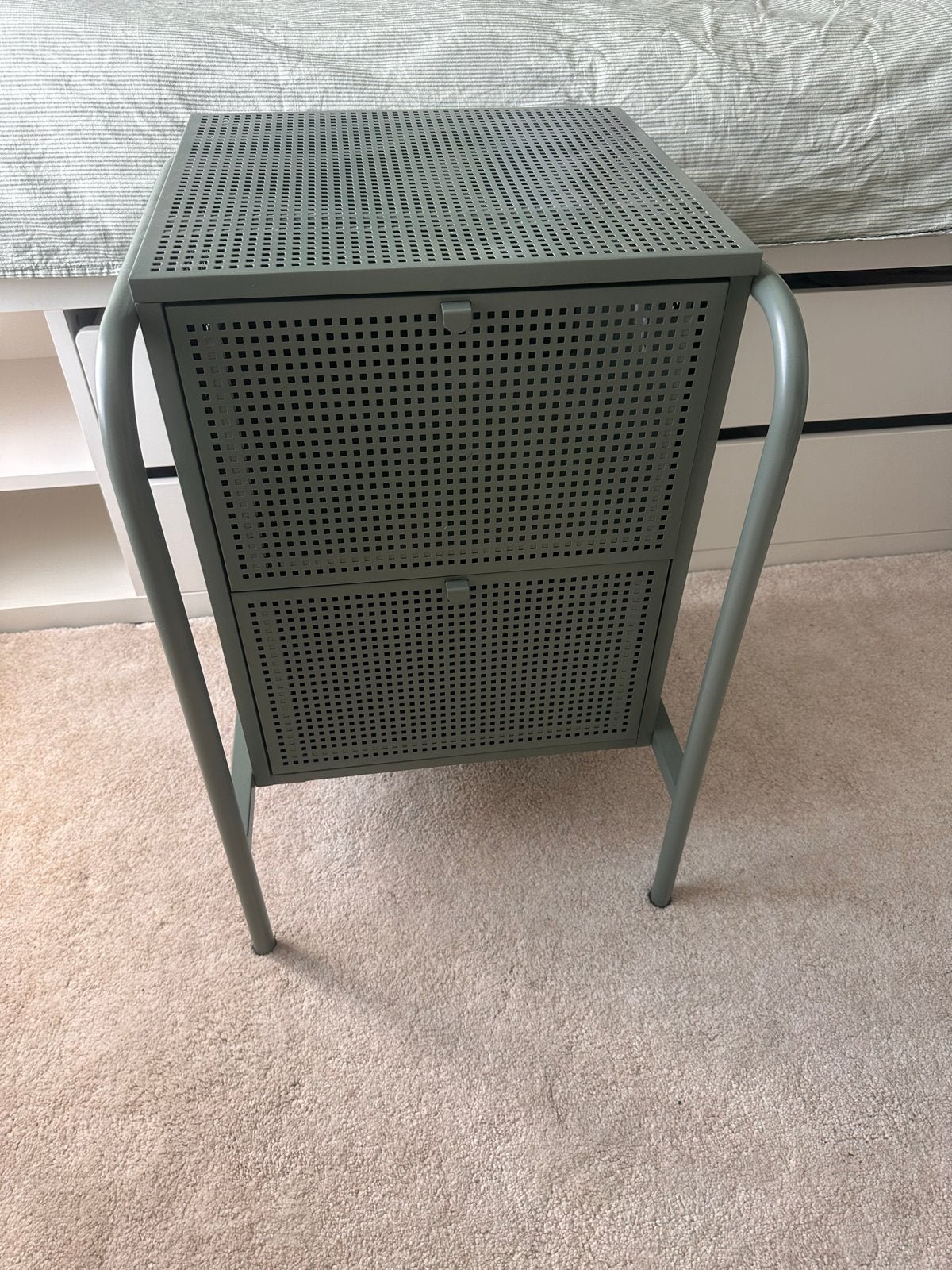 IKEA Nikkeby ladekast/nachtkastje - Groen, Ophalen, Minder dan 50 cm, 1 of 2 laden, Zo goed als nieuw