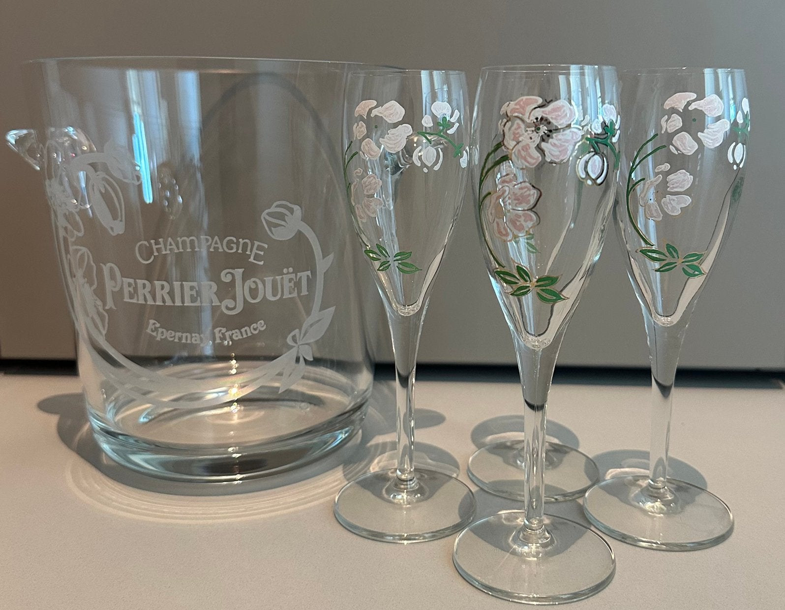 Perrier Jouet champagnekoeler en 4 glazen, Ophalen