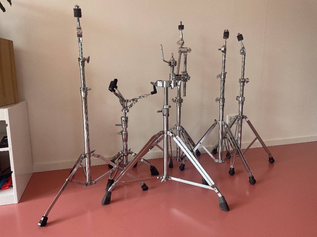 Foto 2 van Diverse statieven (Sonor, Yamaha, Pearl, Haymann)