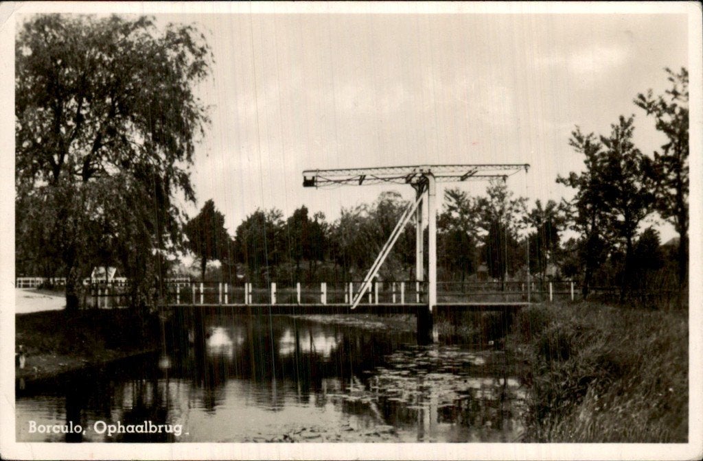 Borculo - Ophaalbrug - Spiegeling, Verzamelen, Ansichtkaarten | Nederland, Ophalen of Verzenden, 1920 tot 1940, Ongelopen, Gelderland