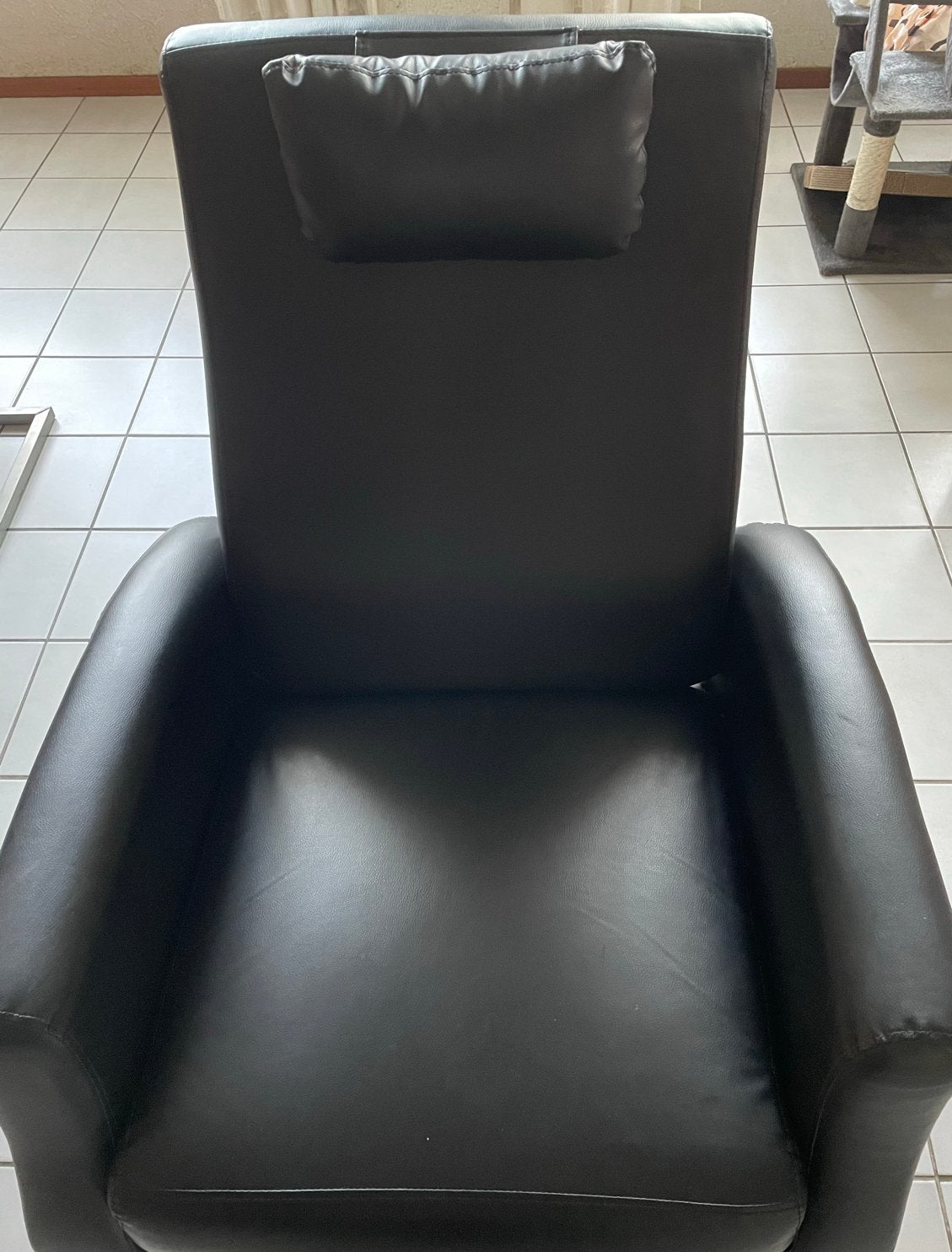 Z.g.a.n. zwarte relaxfauteuil van kunstleer, Ophalen, Kunststof, Gebruikt, Minder dan 75 cm