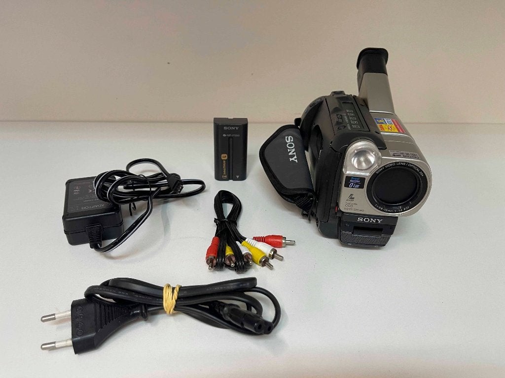 Foto 16 van SONY CCD-TR918E Serie 1013928