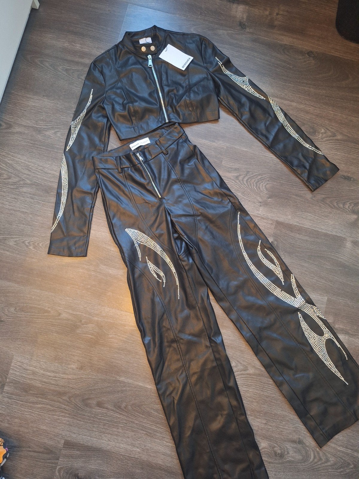 Nieuw geweldig 'leren' pak, Kostuum of Pak, Zwart, Nieuw, Maat 34 (XS) of kleiner