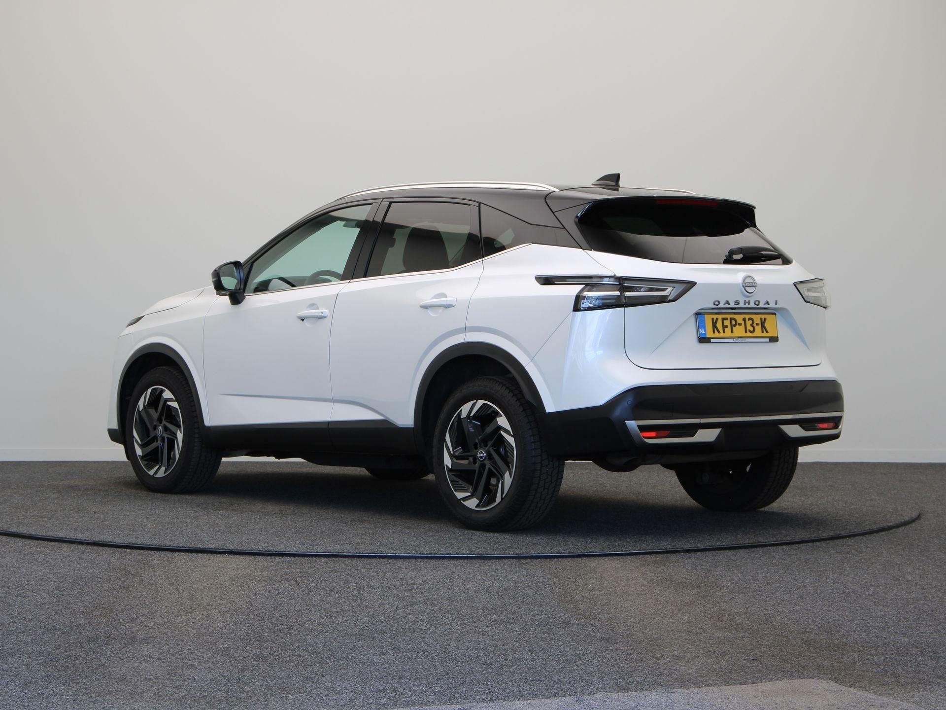 Nissan Qashqai 158pk MHEV Xtronic N-Connecta | Stoel, Stuur,, Euro 6, 4 cilinders, Leder en Stof, Wit