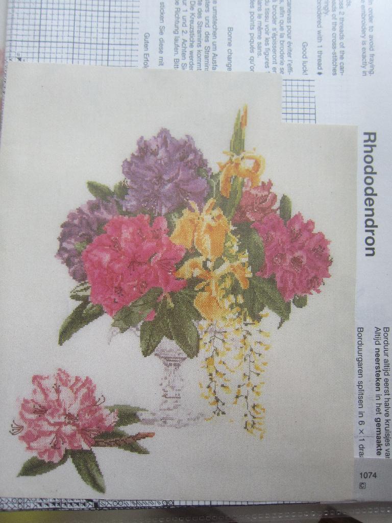 borduurpatroon RHODODENDRON   groot BLOEMBOEKET, Ophalen of Verzenden, Zo goed als nieuw, Handborduren, Patroon