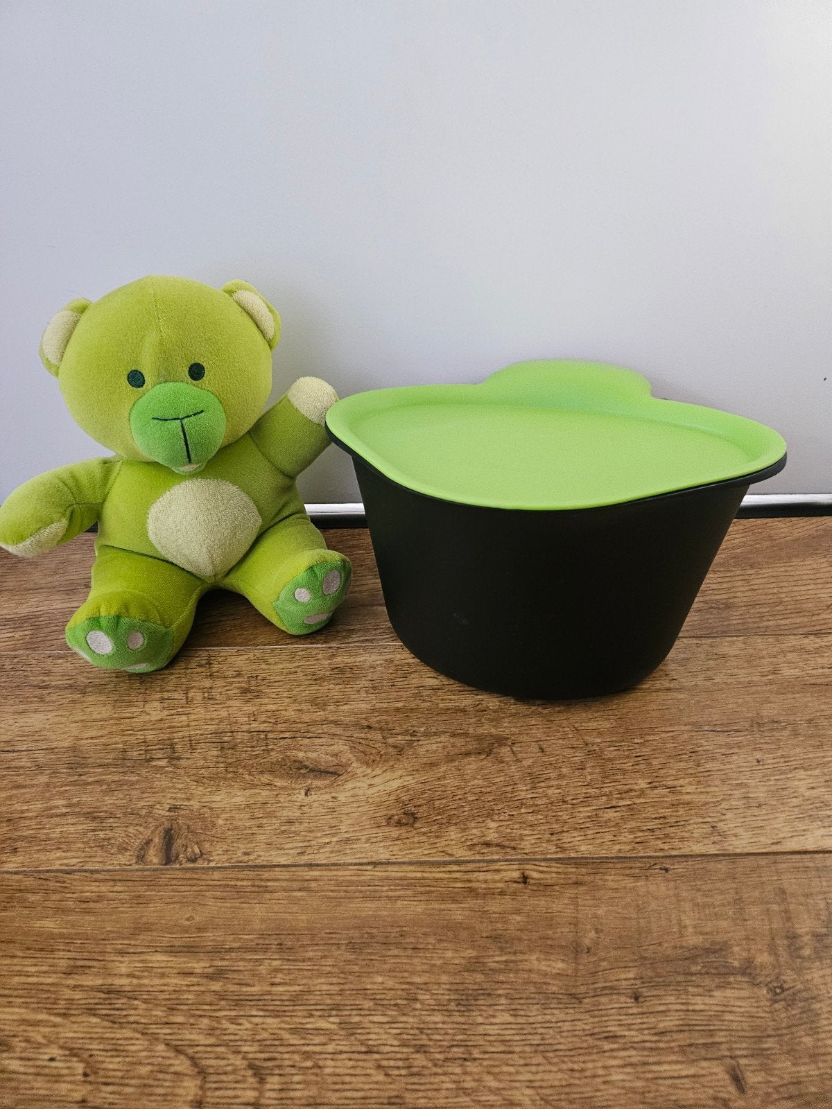 ☆ Tupperware driehoek afvalbak zwart groen, Huis en Inrichting, Keuken | Tupperware, Overige typen, Ophalen of Verzenden, Zo goed als nieuw