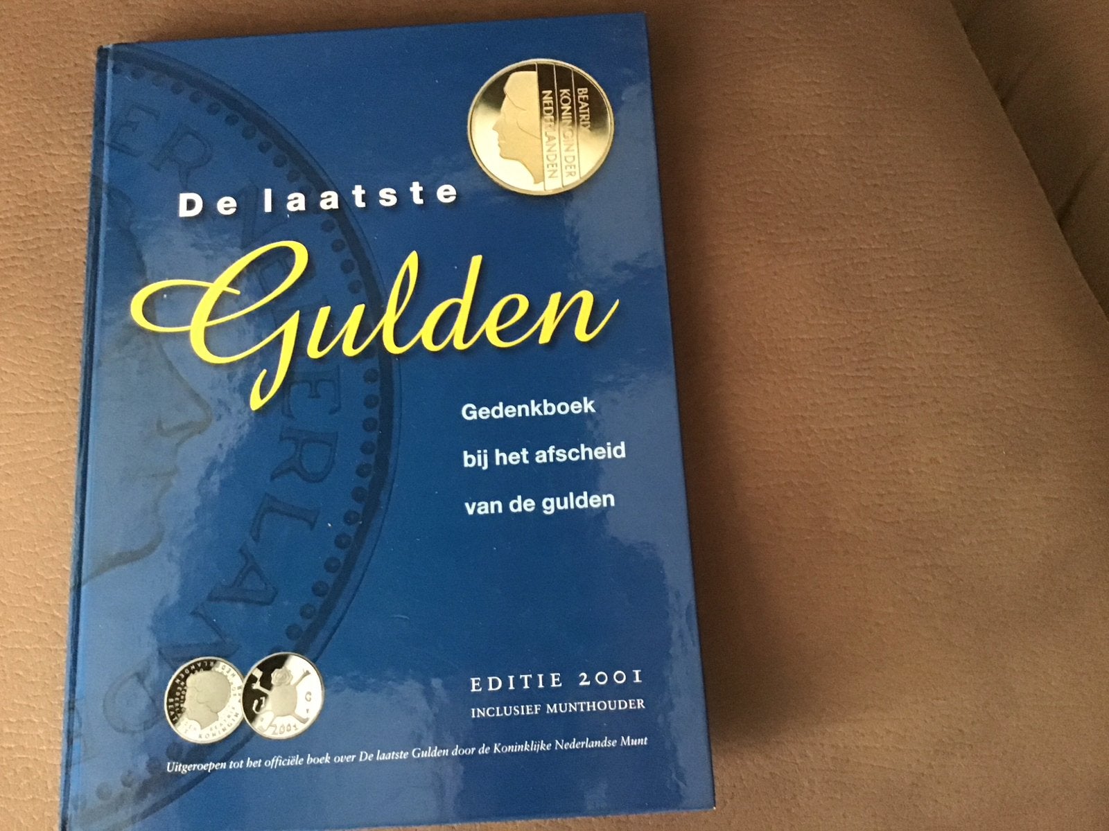 De Laatste Gulden - Gedenkboek met munthouder, Ophalen of Verzenden, 20e eeuw of later, Zo goed als nieuw