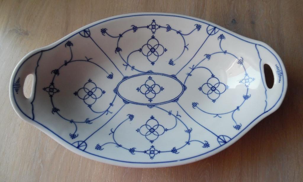 Jäger - Blau Saks serveerschaal, Huis en Inrichting, Keuken | Servies, Ophalen of Verzenden, Gebruikt, Overige stijlen, Schaal of Schalen