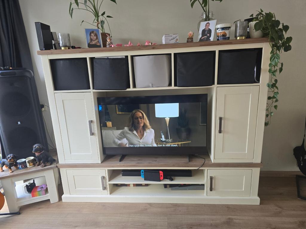 Complete set Lizzano meubels: TV-meubel en salontafel, Ophalen, Gebruikt, 100 tot 150 cm, 200 cm of meer
