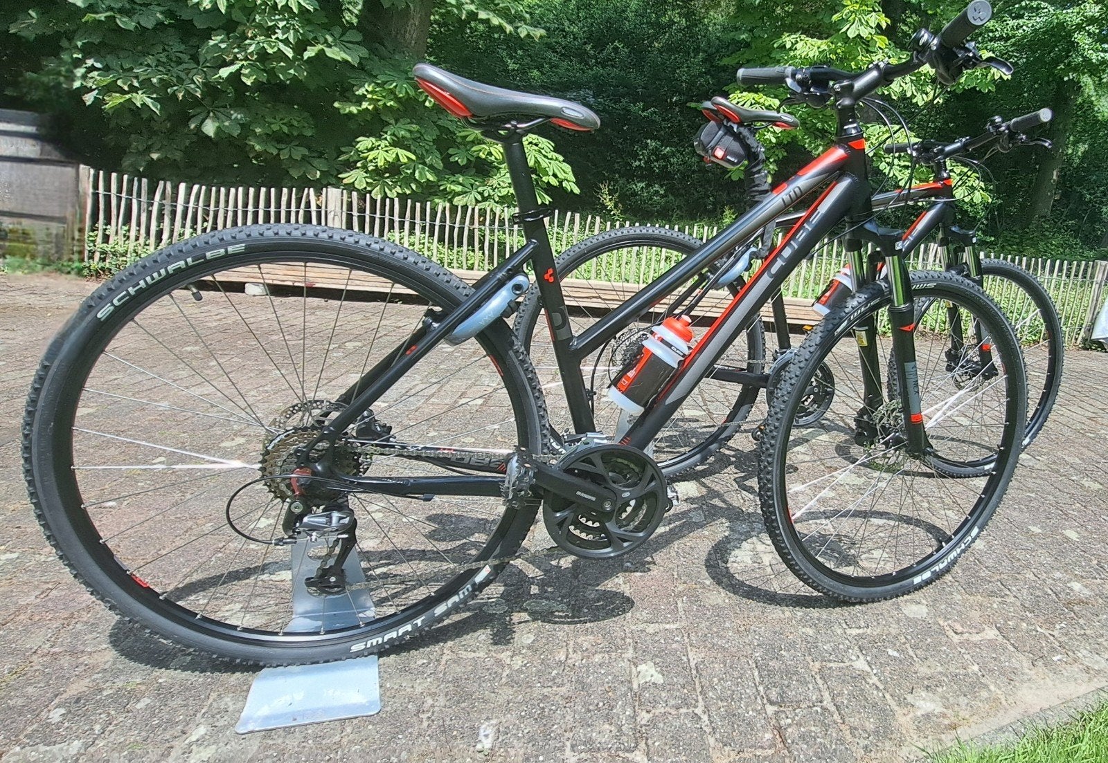 Twee Cube fietsen - Zwart/Rood - zo goed als nieuw, Fietsen en Brommers, Fietsen | Heren | Sportfietsen en Toerfietsen, Zo goed als nieuw