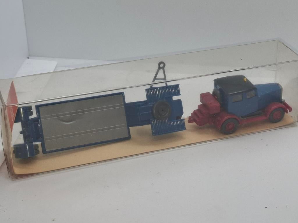 Wiking auto met dieplader in ho, Hobby en Vrije tijd, Modelauto's | 1:87, Ophalen of Verzenden, Zo goed als nieuw, Bus of Vrachtwagen