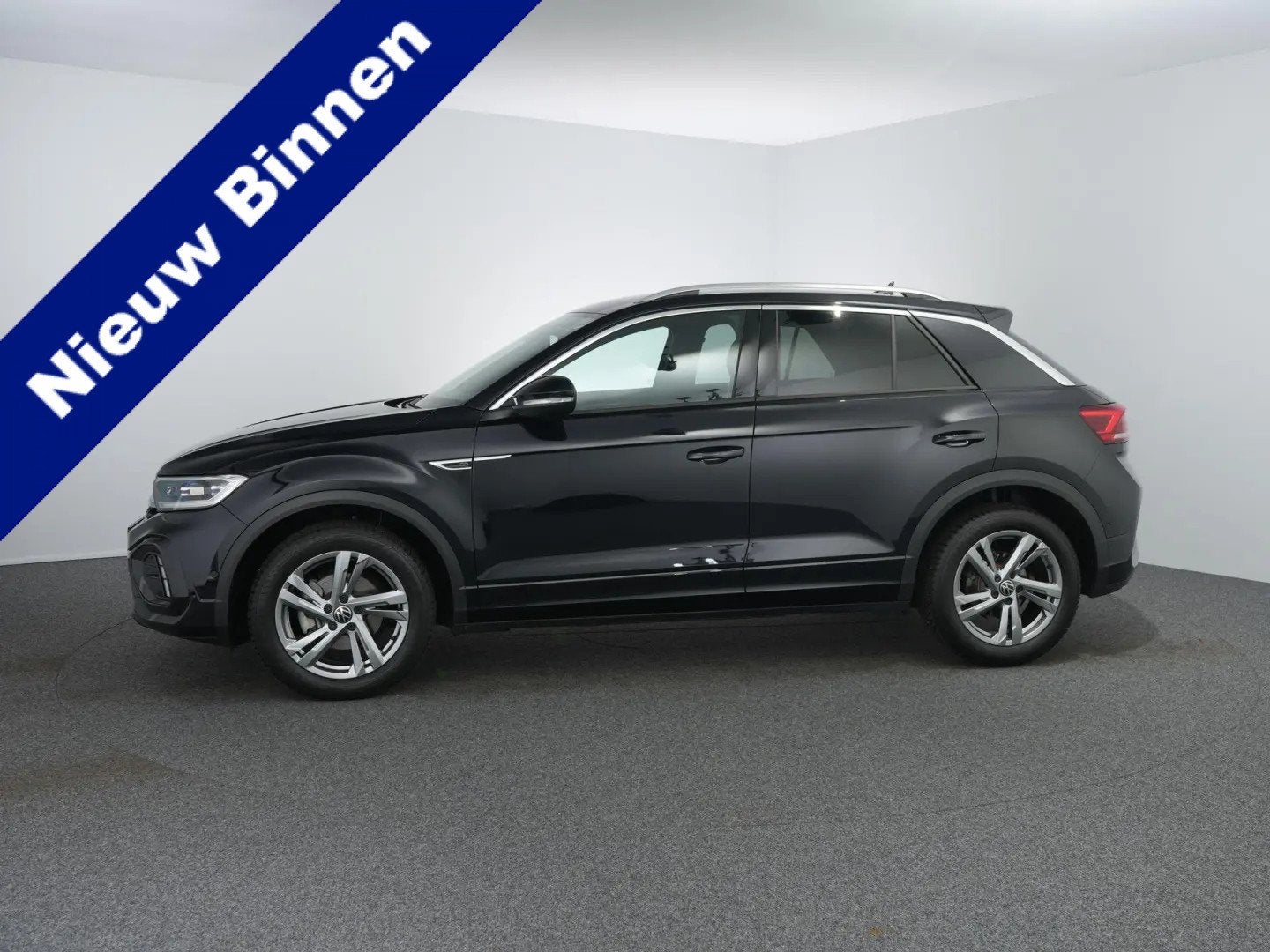 Volkswagen T-Roc 1.5 TSI R-Line Edition Edition | IQ Light |, Auto's, Volkswagen, 4 cilinders, 150 pk, Zwart, Bedrijf