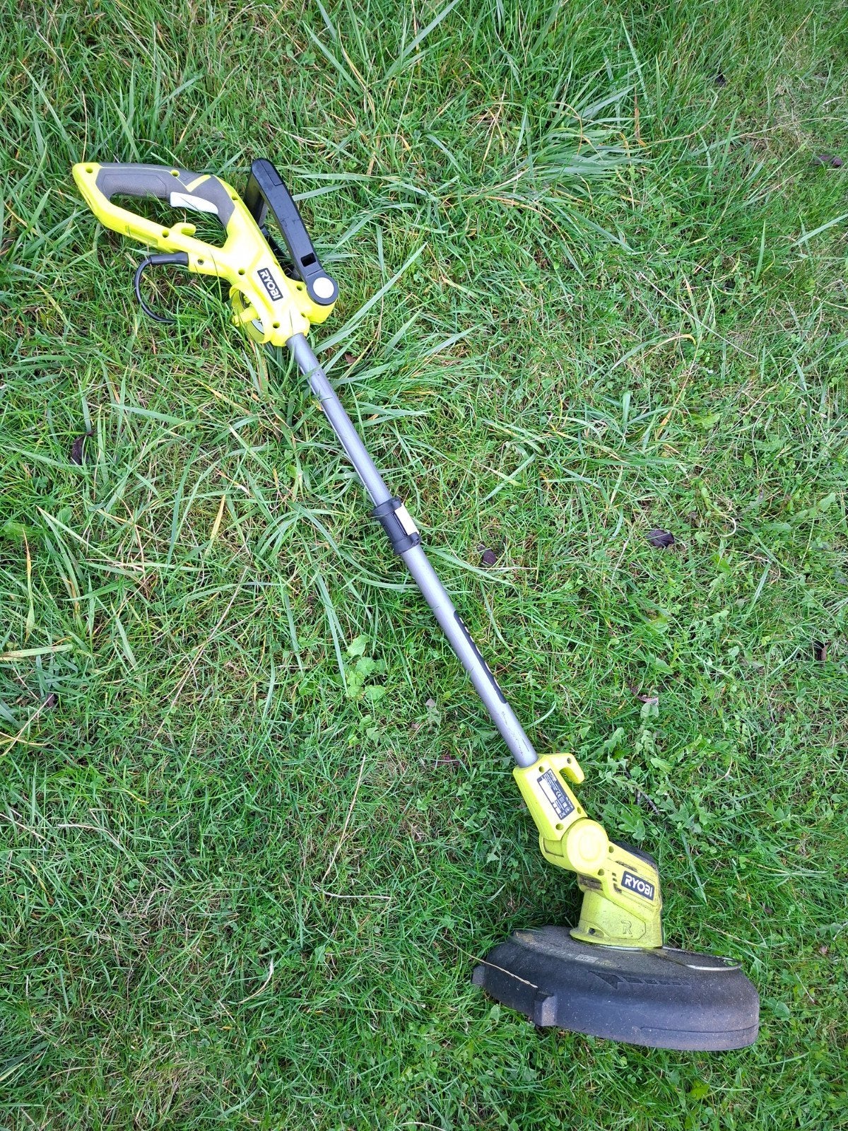Ryobi RLT6130 Elektrische Grastrimmer 600W, Tuin en Terras, Grasmaaiers, Ophalen, Cirkelmaaier, Gebruikt, Elektrische grasmaaier