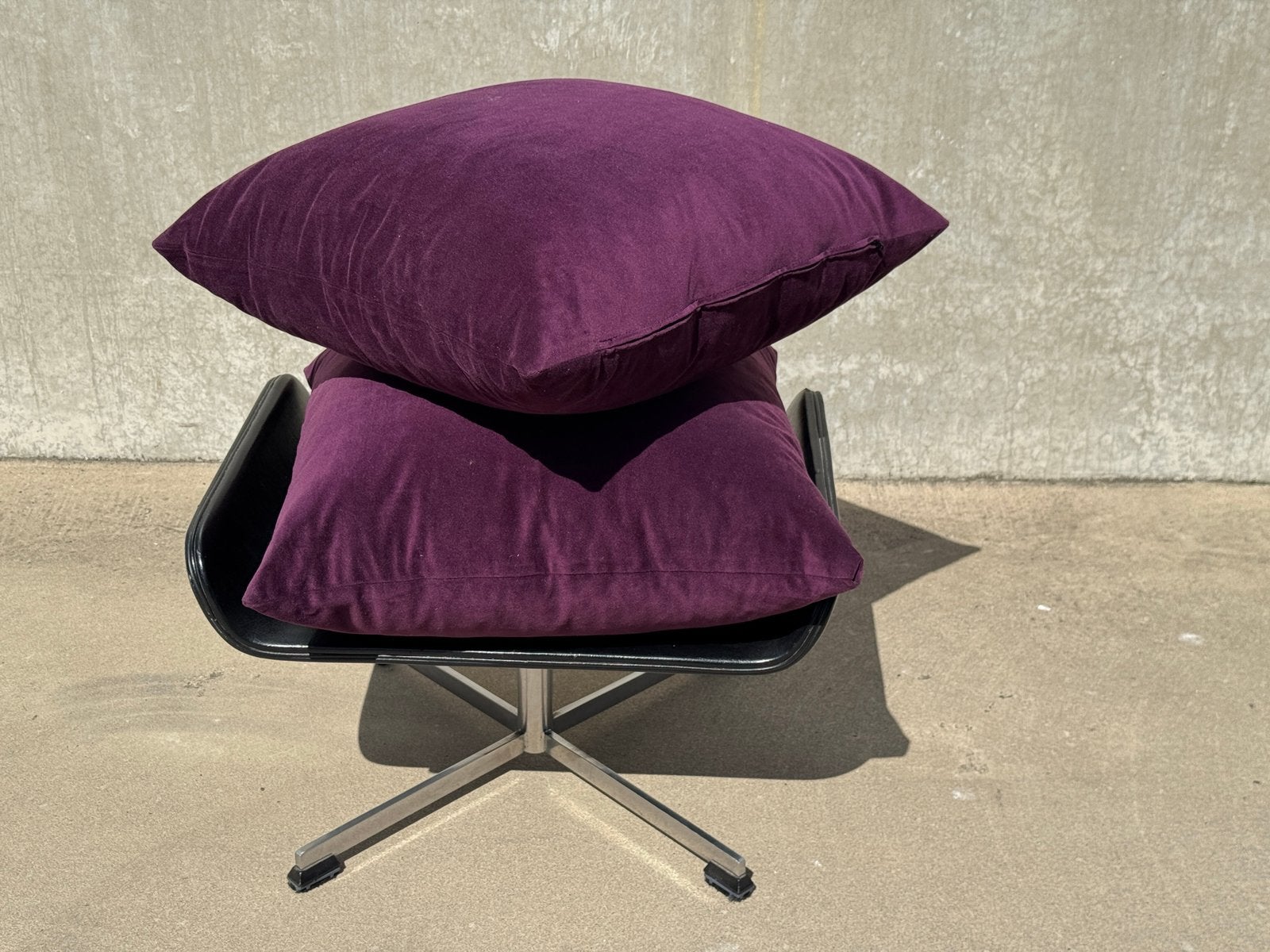 1 of 2 kussens FLUWEEL FLEXFORM PAARS 55 X 55 cm design, Overige merken, |, Paars, Vierkant