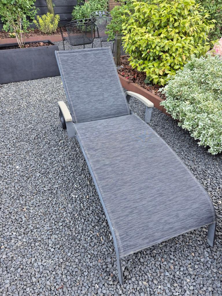 Ligbed merk bois le duc, Ophalen, Aluminium
