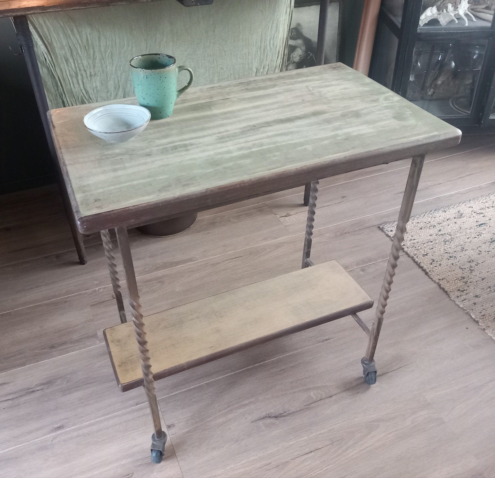 Vintage sidetable., Ophalen, 50 tot 100 cm, Eikenhout, 25 tot 50 cm