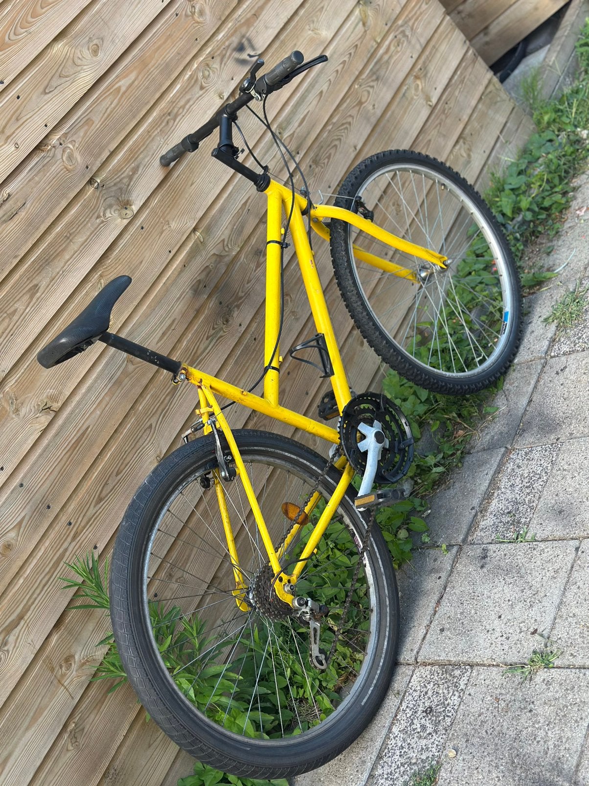 Gele fiets – 26 inch, 7 versnellingen, 2 handremmen, Ophalen, Terugtraprem, Handrem, 53 tot 56 cm