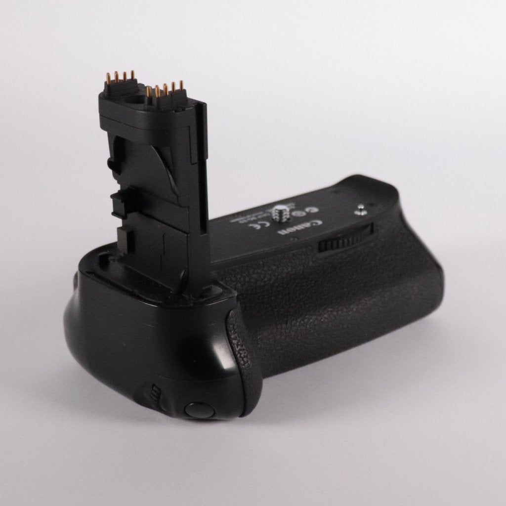 Canon Battery Grip BG-E9  -  ZGAN, Canon, Zo goed als nieuw, Support@canon.com, 30-2, Shimomaruko 3-chome, Ohta-ku
Tokyo 146-8501
Japan