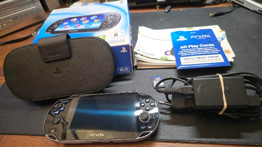 PlayStation Vita oled 3g met doos nieuwe hoes prima staat!, Ophalen of Verzenden, Gebruikt, Zwart