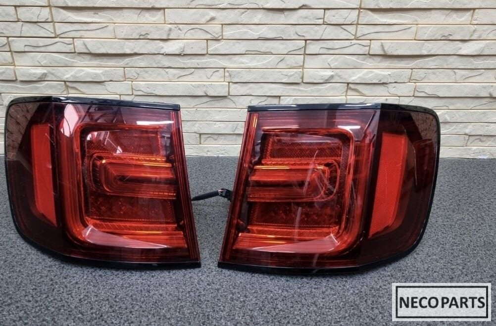BENTLEY BENTAYGA ACHTERLICHT ACHTERLAMP, Gebruikt, -, Ophalen of Verzenden, -