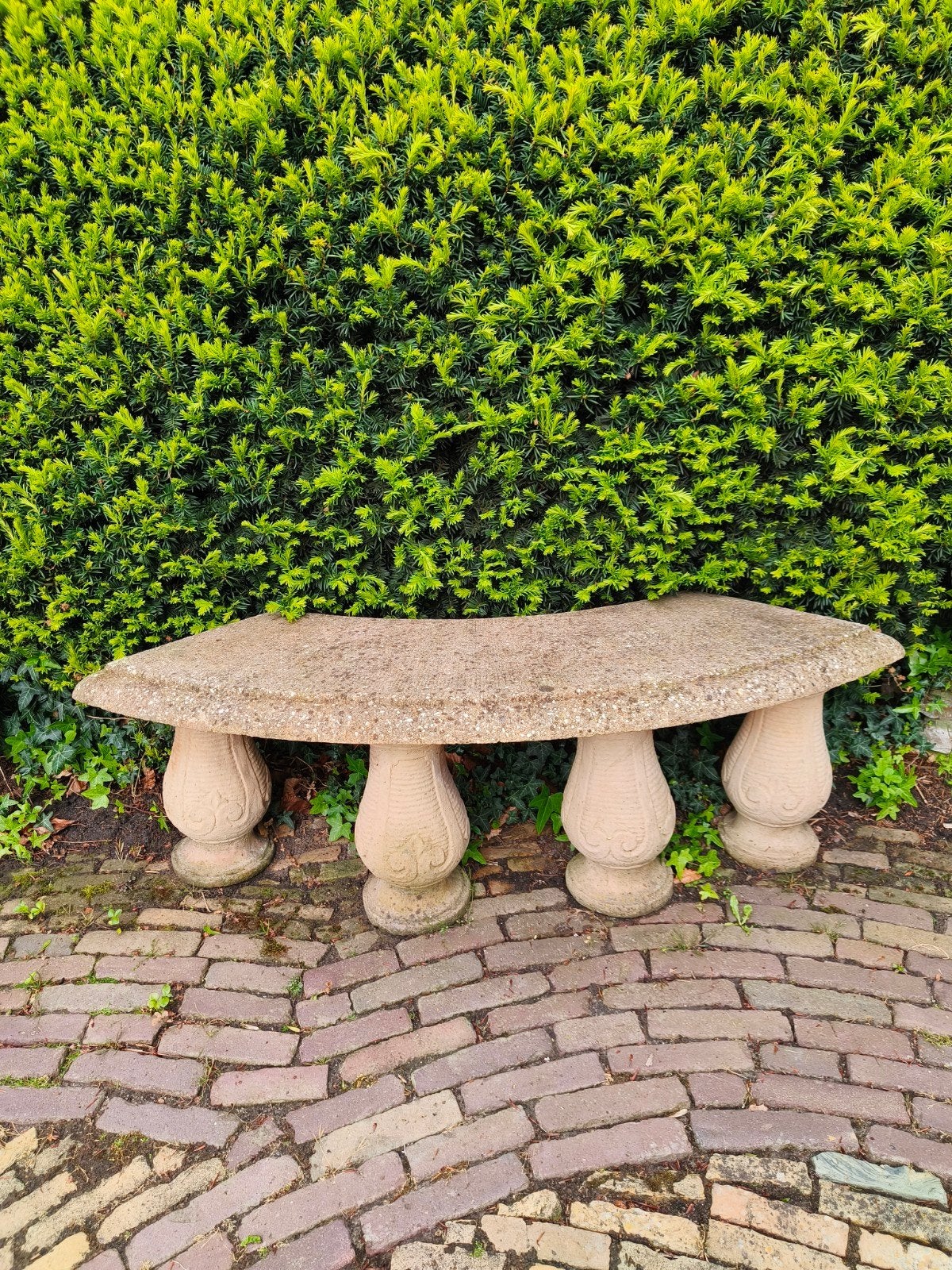 Betonnen tuinbank, gebogen model, Ophalen, Gebruikt, Overige materialen