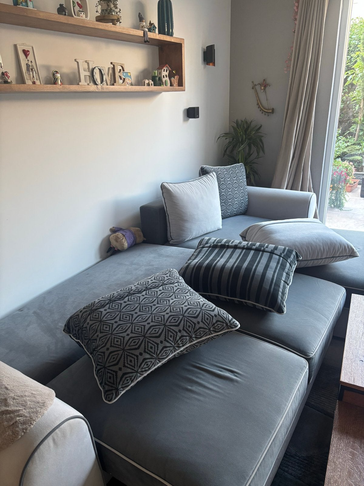 Moderne Hoekbank - Grijs Stof - Comfortabel en Ruim, Ophalen, 250 tot 300 cm, Gebruikt, 100 tot 125 cm