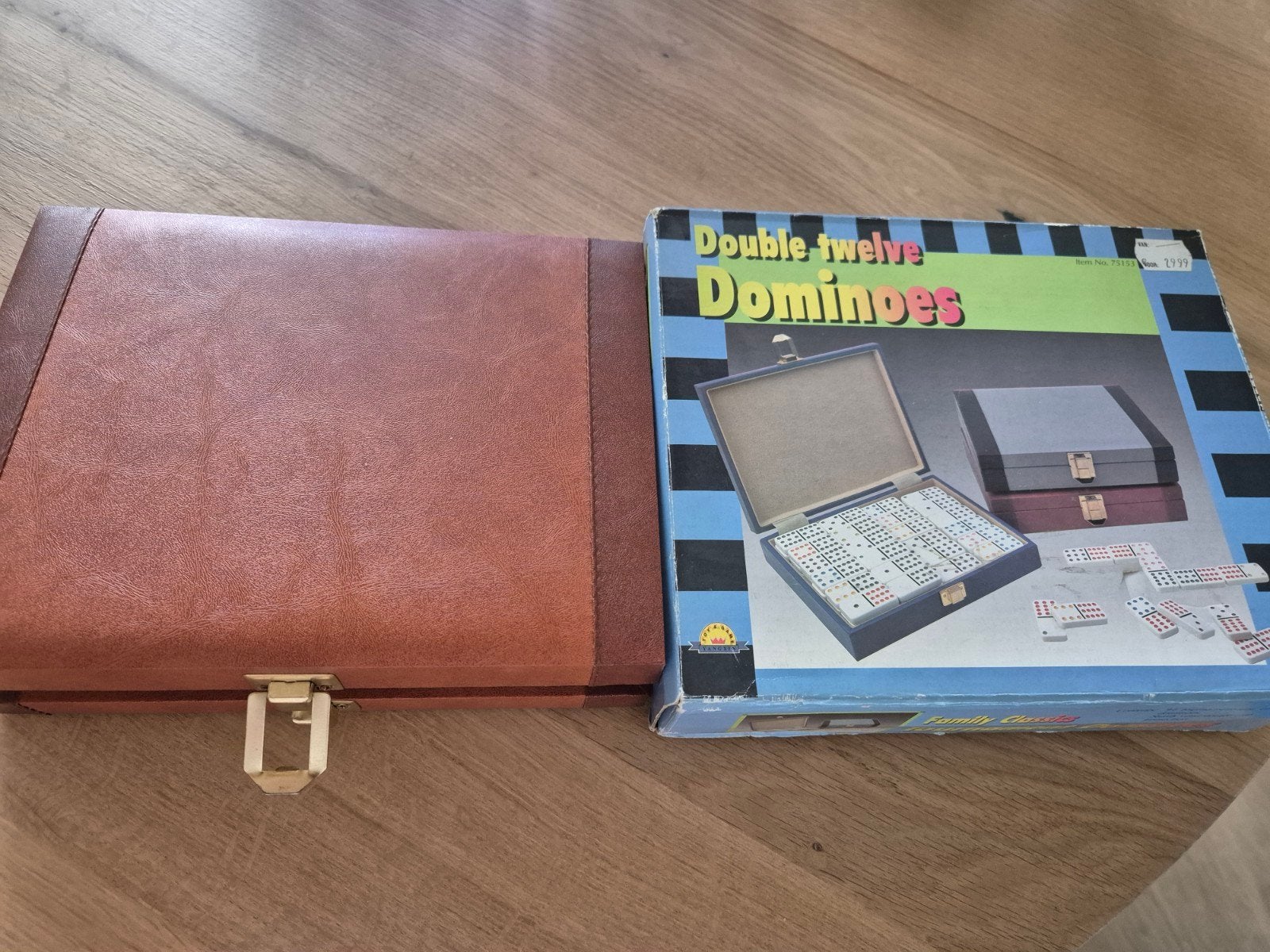 dominospel in kistje., Ophalen, Zo goed als nieuw