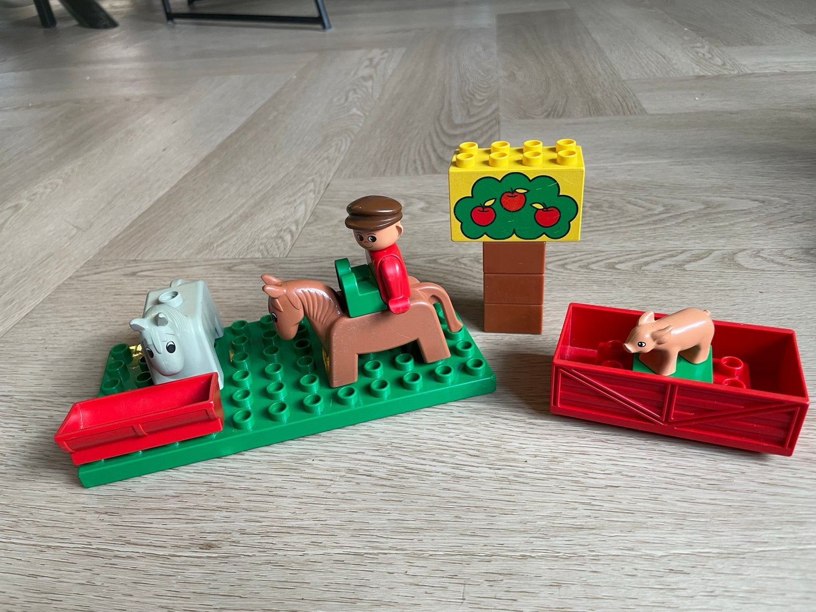 Dublo set met kleine grondplaat en boerderijdieren, Ophalen of Verzenden, Gebruikt, Overige merken