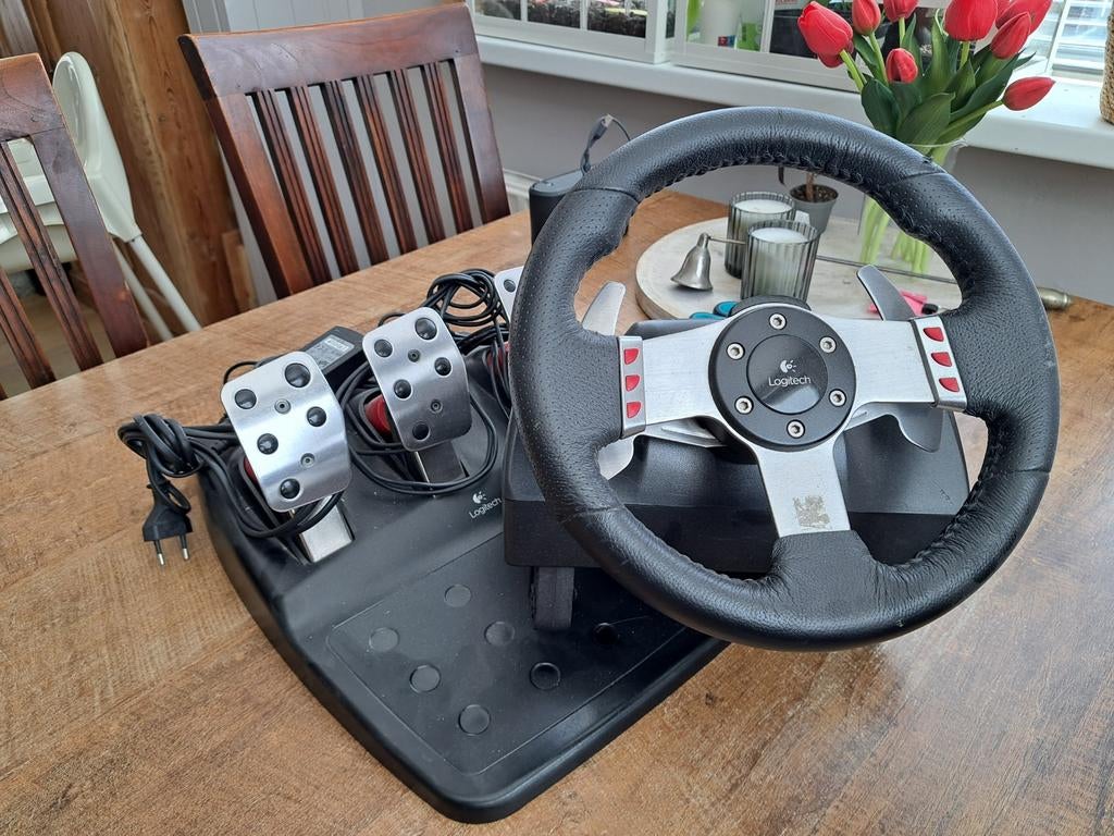 Logitech G27 Racing Stuur met Pedalen, Ophalen of Verzenden, Gebruikt, Racen en Vliegen