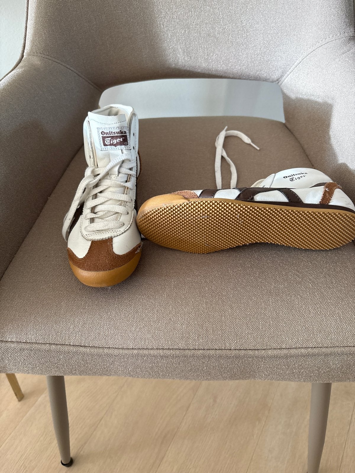 Onitsuka Tiger Sneakers Maat 37 - Zo goed als nieuw, Kleding | Dames, Schoenen, Ophalen, Zo goed als nieuw, Beige, Sneakers of Gympen