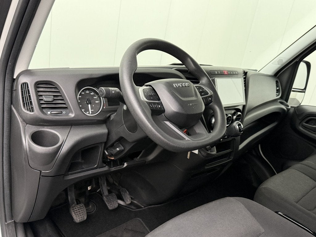 Iveco Daily 35C16 Bakwagen+Laadklep | Camera | Multimedia |, Auto's, Bestelauto's, Stof, Gebruikt, Iveco, Wit