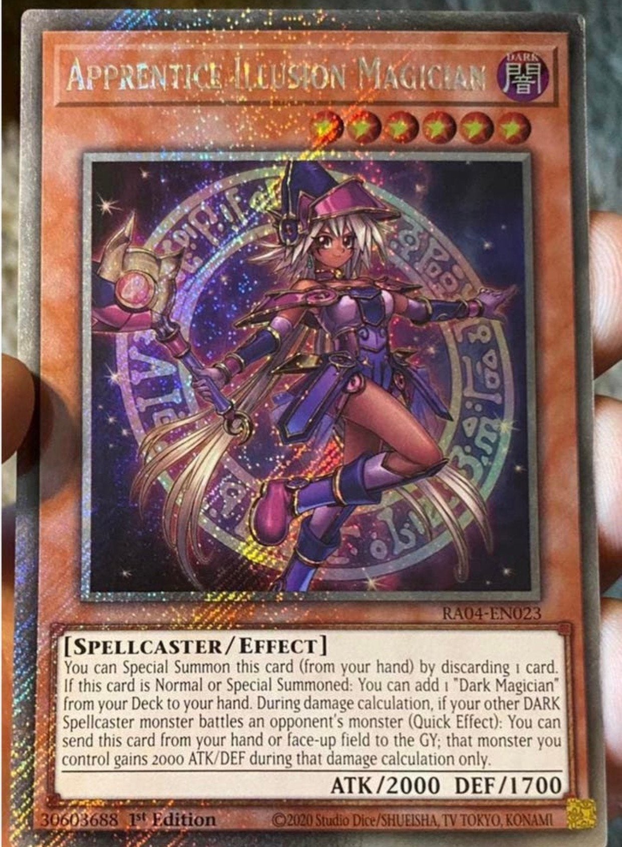 Yu-Gi-Oh! Apprentice Illusion Magician RA04 1st Edition !, Ophalen of Verzenden, Zo goed als nieuw, Losse kaart, Foil