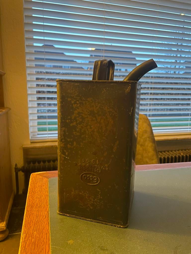 Oude Esso jerrycan uit 1951, Verzamelen, Ophalen, Gebruikt, Gebruiksvoorwerp