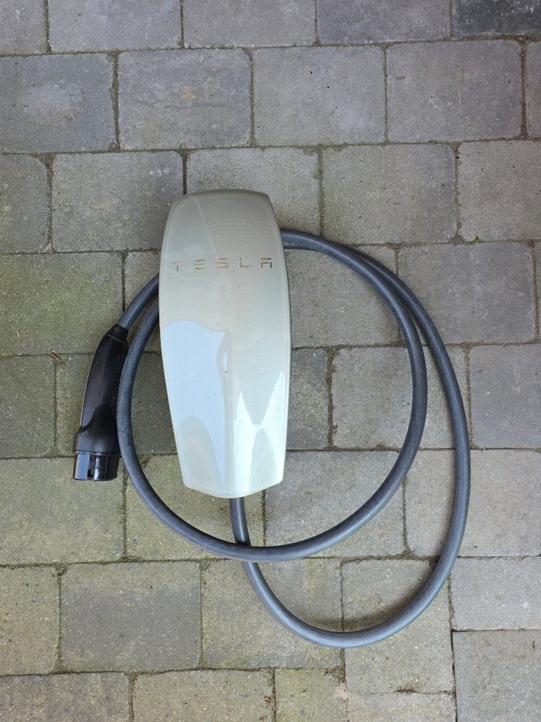 Tesla Gen-2 Wall Connector / Laadpaal met vaste kabel, Ophalen of Verzenden, Gebruikt, Laadpaal en Laadkabel