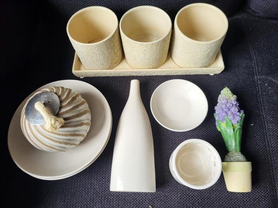 Beige Crème Woonaccessoires Set: Bloempot, Vaas, Olielampje, Beige, Ophalen of Verzenden, Zo goed als nieuw, Modern