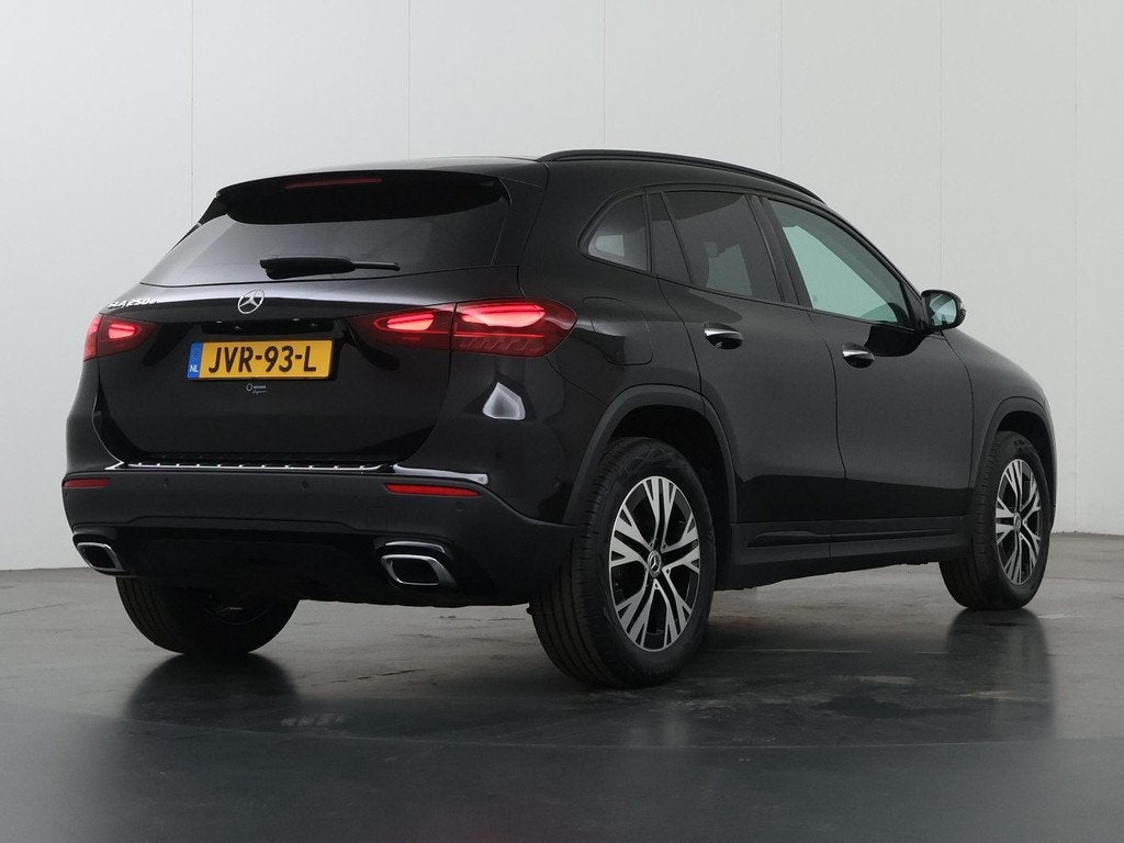 Mercedes-Benz GLA-klasse 250 e Luxury Line | Trekhaak | Nigh, Auto's, Mercedes-Benz, 4 cilinders, 16 kWh, Leder en Stof, Zwart