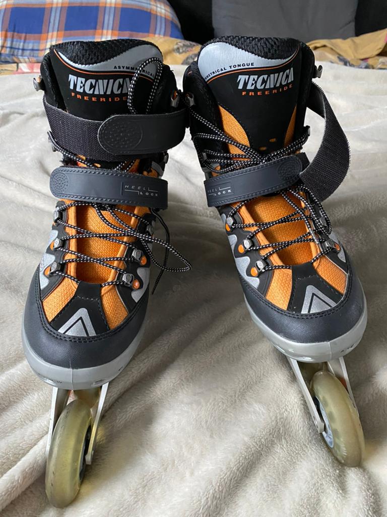 Skeelers (43,5/44) met bescherming, helm en tas, Sport en Fitness, Skeelers, Overige merken, Heren, Ophalen of Verzenden, Zo goed als nieuw