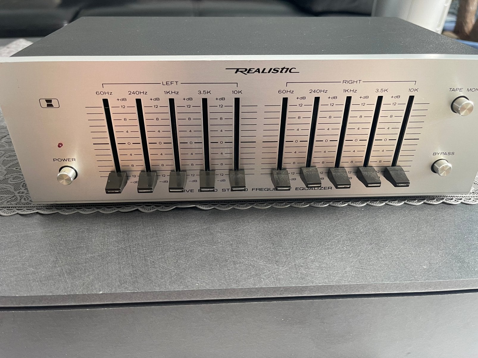 Realistic 31-1988 Graphic Equalizer, Ophalen, Zo goed als nieuw, Equalizer