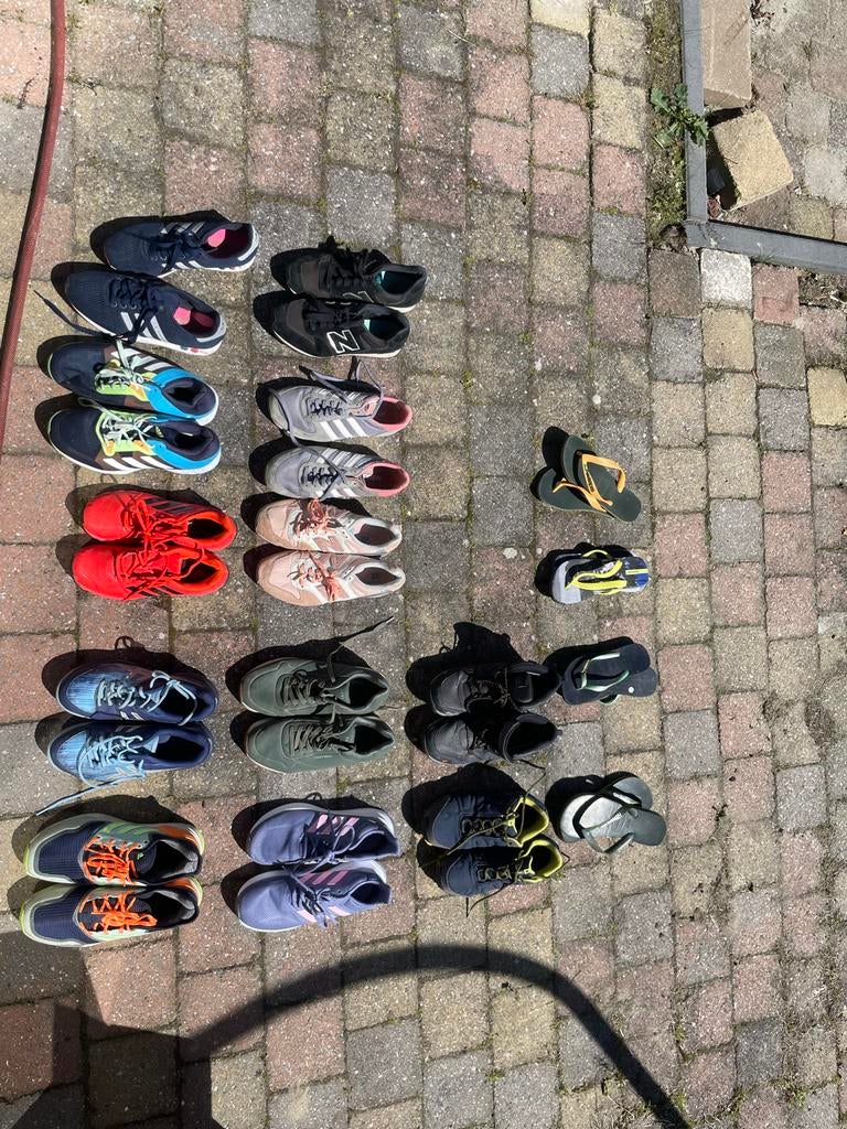 Diverse schoenen te koop: hockey, wandelen, sneakers, slippe, Ophalen, Gedragen, Overige kleuren, Sportschoenen