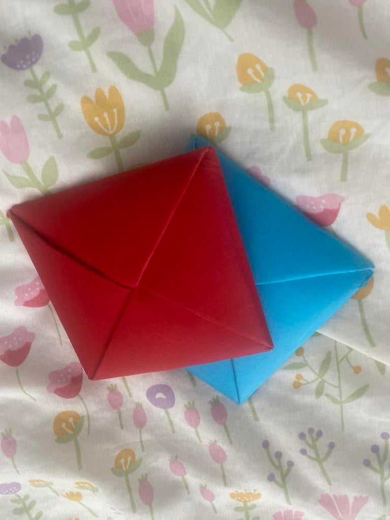 Squid Game Spel - Rood en Blauw, Een of twee spelers, Ophalen of Verzenden, Zo goed als nieuw