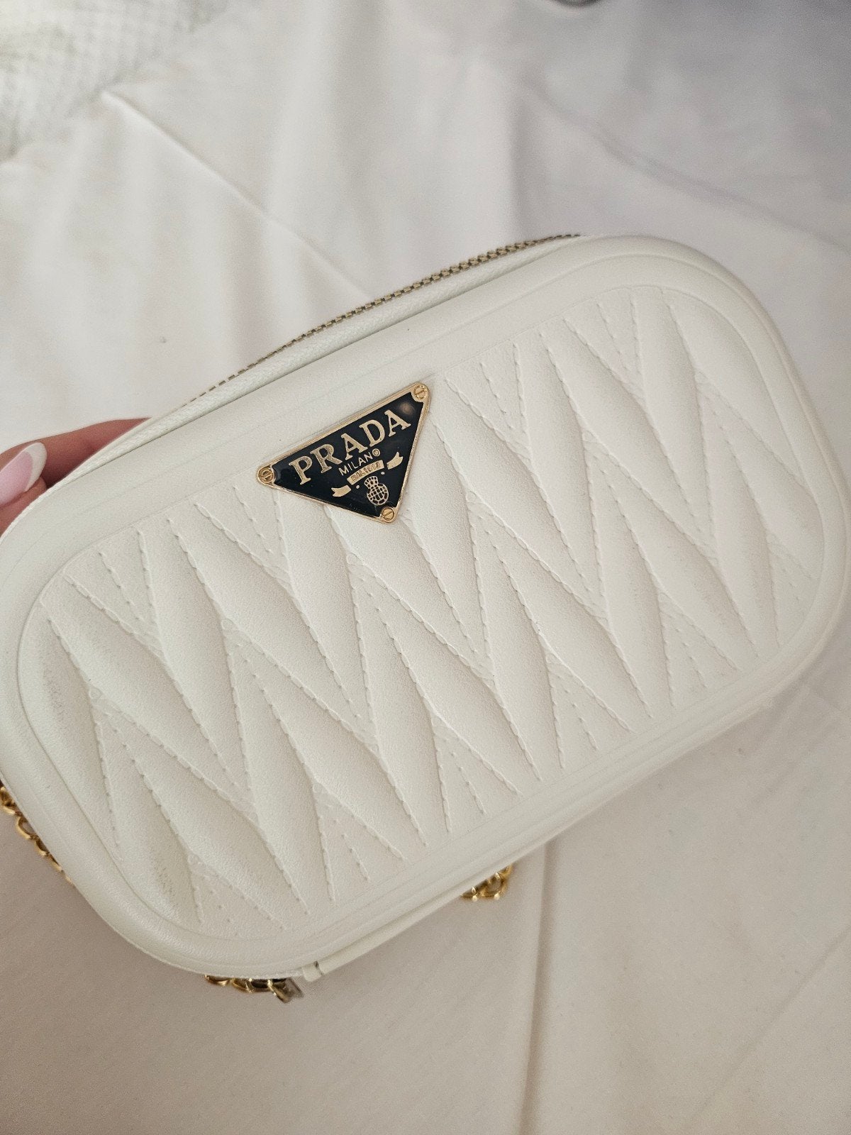 Prada Milano Schoudertasje Wit, Ophalen of Verzenden, Zo goed als nieuw, Wit, Schoudertasje