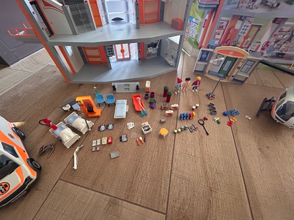 Foto 3 van Playmobil ziekenhuis