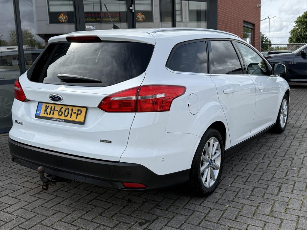 Ford FOCUS Wagon 1.0 Titanium  Stoel + stuur verw  hal, 12 maanden, Gebruikt, Leder en Stof, Wit
