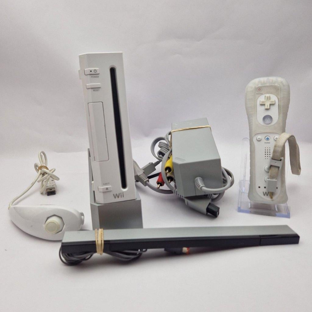 Nintendo Wii + Controllers | Nu voor maar € 59.99, Racen en Vliegen, Ophalen of Verzenden, Zo goed als nieuw, 3 spelers of meer