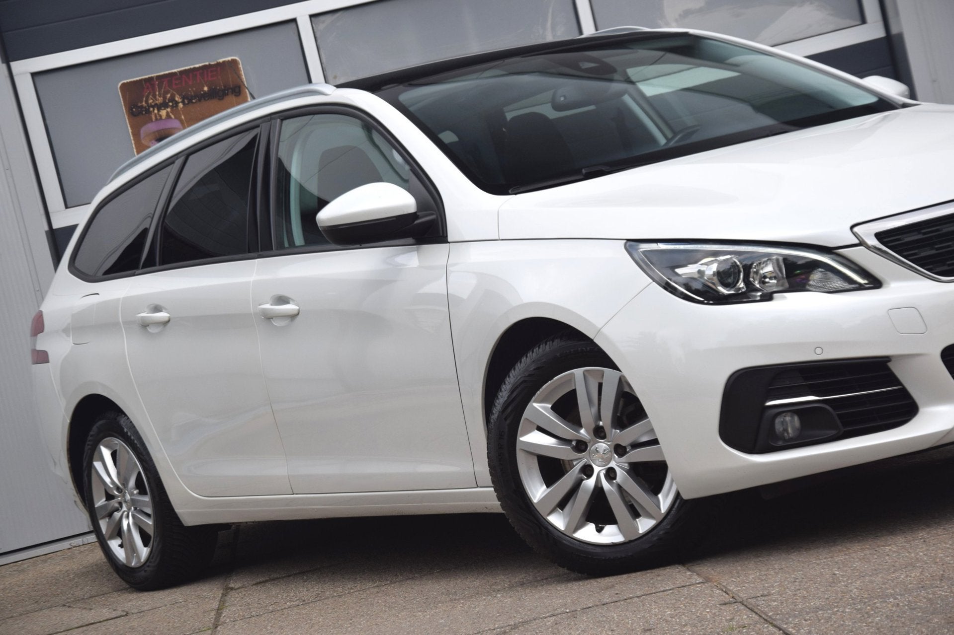 Peugeot 308 SW 1.2 PureTech Blue Lease Executive PANORAMADAK, Auto's, Peugeot, Voorwielaandrijving, Stof, Gebruikt, 1199 cc