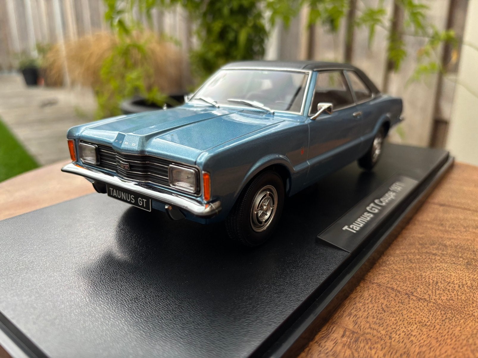 KK Scale Ford Tanus Limousine GT 1971 blauw 1:18, Hobby en Vrije tijd, Modelauto's | 1:18, Ophalen of Verzenden, Zo goed als nieuw